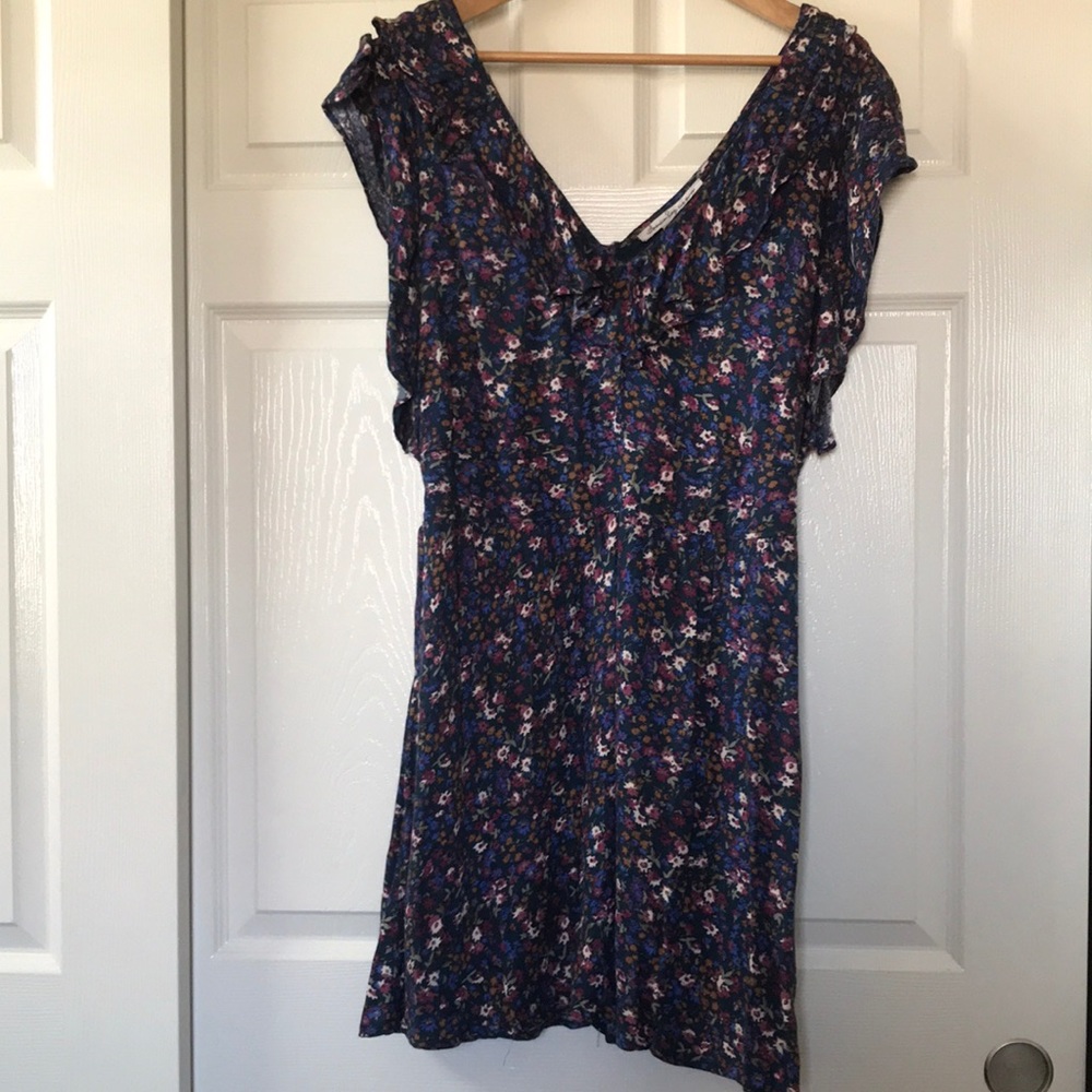 Juniors short sleeve dress